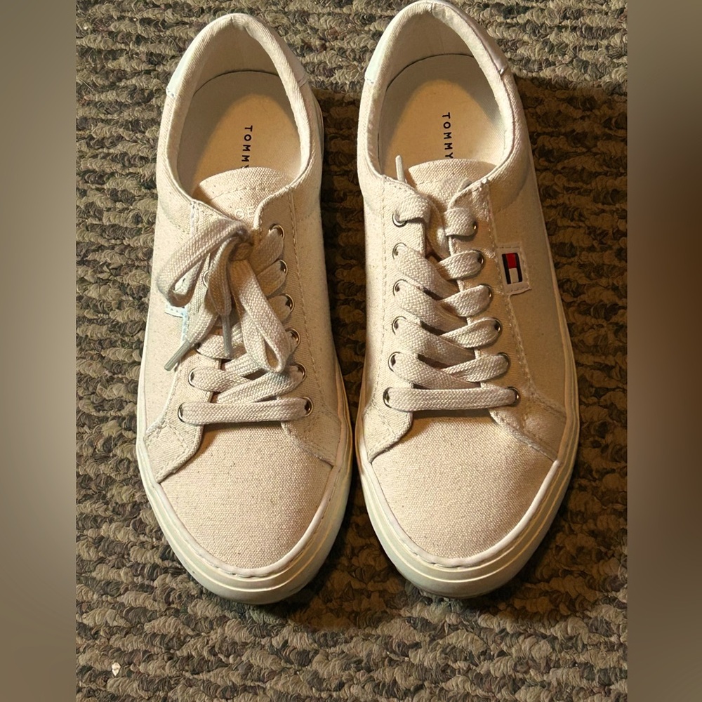 Tommy Hilfiger Palm12 Low-Cut Women’s Sneakers
